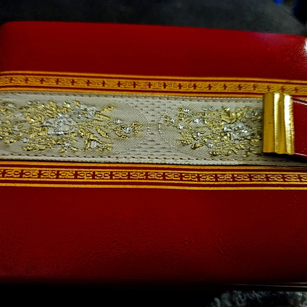 Rare Red Vinatge Amity Billfold - Picture 1 of 12